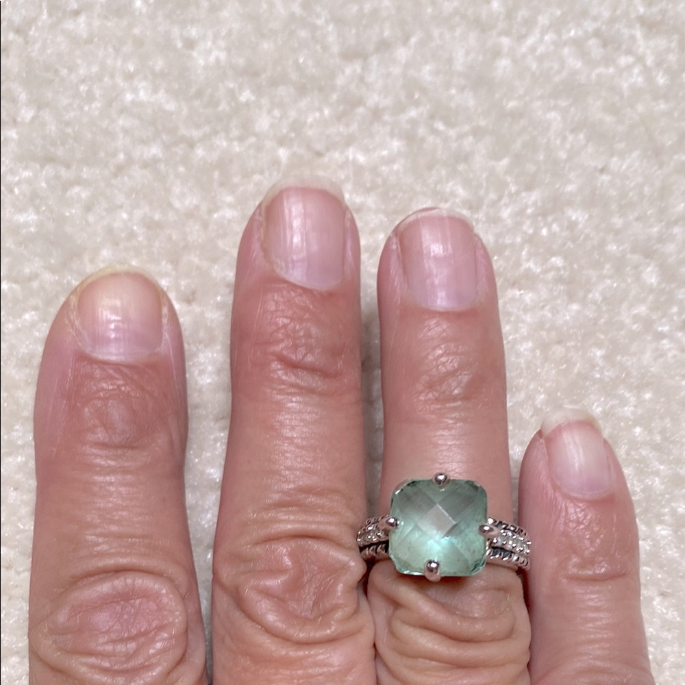 Elegant Silver and Green Gemstone Ring
